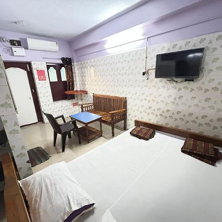 Meera Lodge Chidambaram Extérieur photo