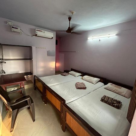 Meera Lodge Chidambaram Extérieur photo